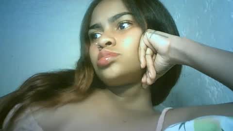 Snapshot of bellabeltra chatting on 12/15/24, 04:26 Bella online show from 12/15/24, 04:26