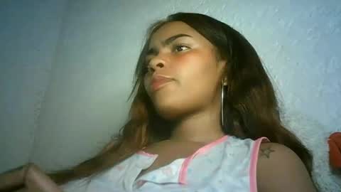 Snapshot of bellabeltra chatting on 12/19/24, 07:29 Bella online show from 12/19/24, 07:29