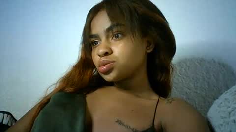 Snapshot of bellabeltra chatting on 12/30/24, 10:10 Bella online show from 12/30/24, 10:10