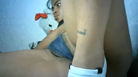 Snapshot of bellabeltra chatting on 12/31/24, 11:42 Bella online show from 12/31/24, 11:42