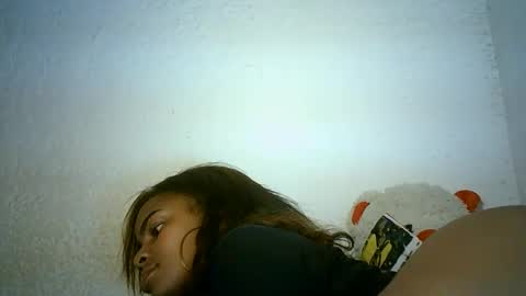 Snapshot of bellabeltra chatting on 01/06/25, 12:48 Bella online show from 01/06/25, 12:48