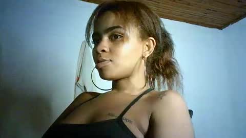 Snapshot of bellabeltra chatting on 01/28/25, 06:16 Bella online show from 01/28/25, 06:16