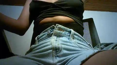 Snapshot of bellabeltra chatting on 03/05/25, 01:50 Bella online show from 03/05/25, 01:50