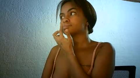 Snapshot of bellabeltra chatting on 03/11/25, 08:52 Bella online show from 03/11/25, 08:52