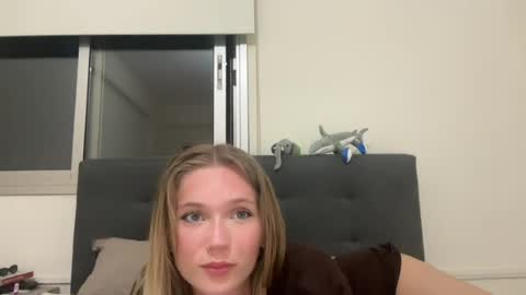 Bella Bloom online show from 05/26/26, 05:53
