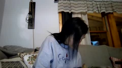 Snapshot of bellaboo999 chatting on 01/27/25, 12:33 bellaboo999 online show from 01/27/25, 12:33