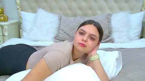 Snapshot of bellaboolman chatting on 02/05/25, 03:34 BellaBoolman online show from 02/05/25, 03:34