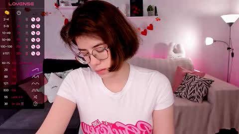 hello guys im Bella online show from 11/28/25, 02:25