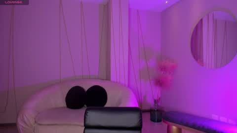  Bella C  online show from 02/04/25, 11:49