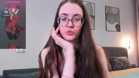 BellaCatLovesMeat online show from 10/25/25, 06:35