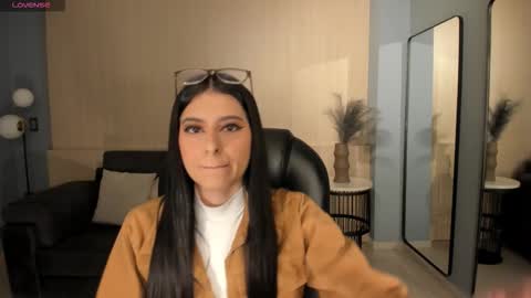 Bella online show from 12/02/25, 03:56