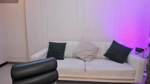 Snapshot of bellaconnor_ chatting on 02/10/26, 04:05 Bella online show from 02/10/26, 04:05