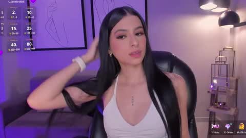 Snapshot of bellaconnor_ chatting on 03/10/26, 03:44 Bella online show from 03/10/26, 03:44