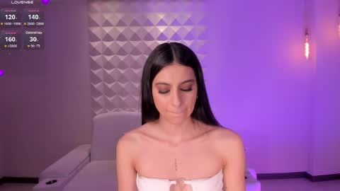 Snapshot of bellaconnor_ chatting on 04/10/26, 03:01 Bella online show from 04/10/26, 03:01