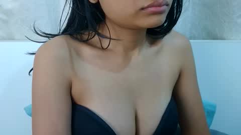 bellacrystall online show from 02/15/26, 03:03