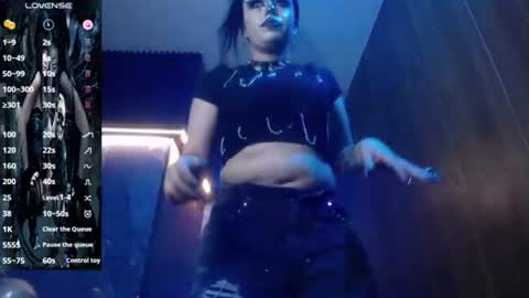 Snapshot of belladona_trix chatting on 07/11/26, 07:05 belladona_trix online show from 07/11/26, 07:05
