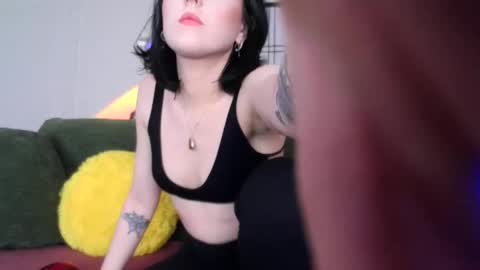 Snapshot of belladonnafortune chatting on 01/12/25, 06:06 Miss Fortune online show from 01/12/25, 06:06