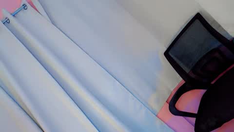 Bella rowt online show from 12/29/24, 07:17