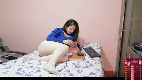 Snapshot of bellah_rose_squirt chatting on 05/09/26, 04:06 Bella online show from 05/09/26, 04:06