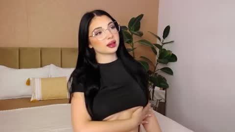 Snapshot of bellahere chatting on 07/15/26, 06:51 Diana online show from 07/15/26, 06:51