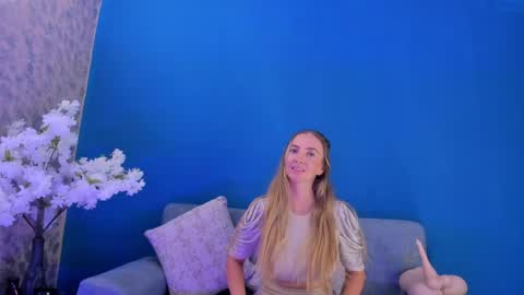 Snapshot of bellamariex chatting on 04/11/26, 08:35 Bella Marie online show from 04/11/26, 08:35