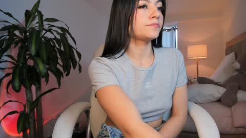 Snapshot of bellamia_ chatting on 01/26/25, 09:40 Bella Mia online show from 01/26/25, 09:40