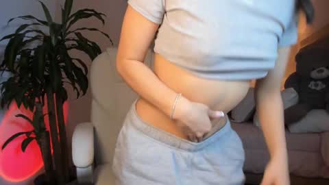 Snapshot of bellamia_ chatting on 02/16/25, 11:59 Bella Mia online show from 02/16/25, 11:59