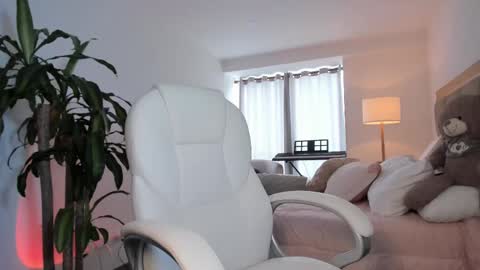 Snapshot of bellamia_ chatting on 03/01/25, 05:16 Bella Mia online show from 03/01/25, 05:16