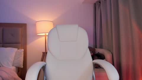 Snapshot of bellamia_ chatting on 10/11/25, 03:50 Bella Mia online show from 10/11/25, 03:50