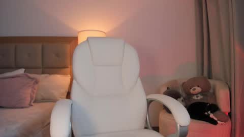 Snapshot of bellamia_ chatting on 11/14/25, 11:46 Bella Mia online show from 11/14/25, 11:46