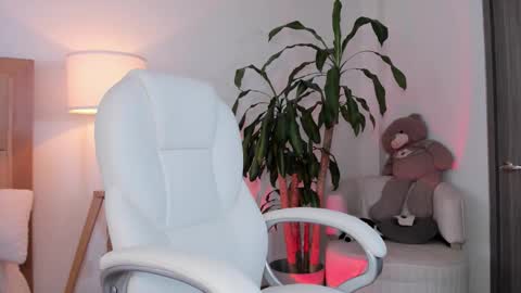 Bella Mia online show from 03/15/26, 05:41