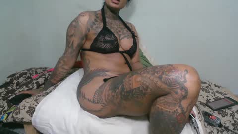 Snapshot of bellamorena06 chatting on 12/28/24, 03:26 BELLAMORENA06 online show from 12/28/24, 03:26