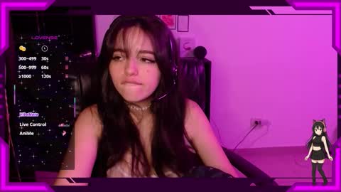 Snapshot of bellamoteluna chatting on 10/22/25, 02:01 Bella Monteluna online show from 10/22/25, 02:01