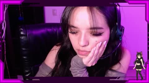 Snapshot of bellamoteluna chatting on 10/25/25, 01:46 Bella Monteluna online show from 10/25/25, 01:46