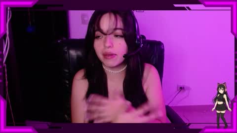 Snapshot of bellamoteluna chatting on 10/26/25, 03:23 Bella Monteluna online show from 10/26/25, 03:23