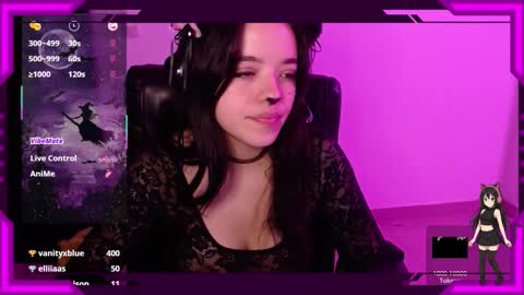 Snapshot of bellamoteluna chatting on 11/01/25, 03:52 Bella Monteluna online show from 11/01/25, 03:52