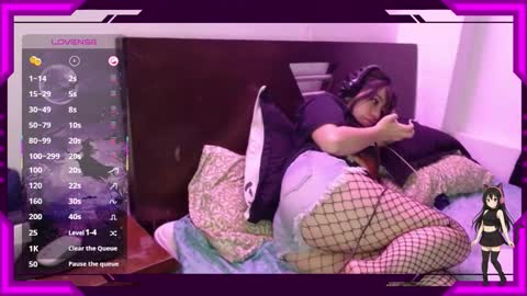 Snapshot of bellamoteluna chatting on 11/16/25, 05:13 Bella Monteluna online show from 11/16/25, 05:13