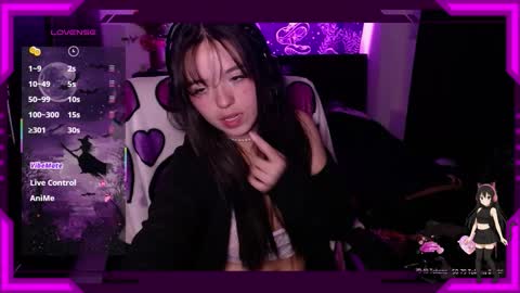 Snapshot of bellamoteluna chatting on 12/04/25, 11:02 Bella Monteluna online show from 12/04/25, 11:02