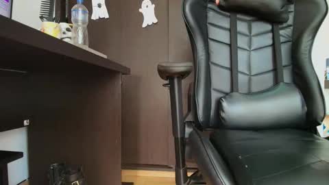 Snapshot of bellangel_ chatting on 10/27/25, 09:08 Camille online show from 10/27/25, 09:08