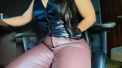 Snapshot of bellangel_ chatting on 12/04/25, 10:51 Camille online show from 12/04/25, 10:51