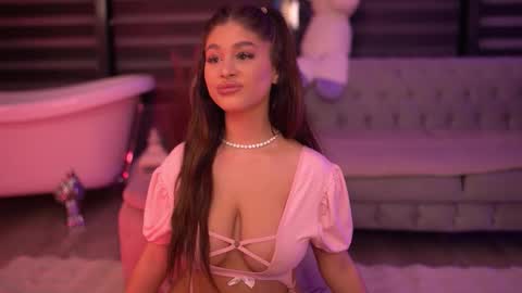 Bella online show from 10/31/25, 06:53