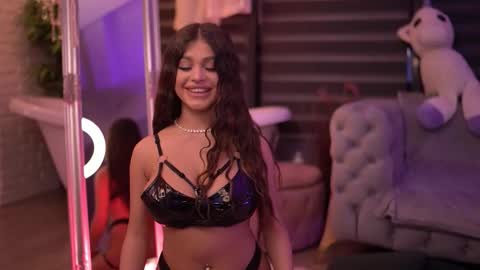 Bella online show from 11/10/25, 06:40