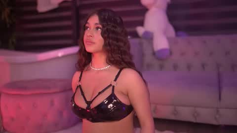 Bella online show from 12/05/25, 06:48