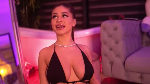 Bella online show from 12/19/25, 06:48