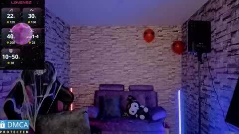   online show from 10/24/25, 04:47