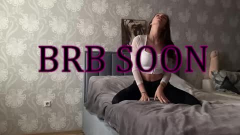 bellaparker_ online show from 03/11/25, 09:02