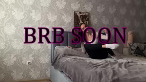 bellaparker_ online show from 10/27/25, 09:13