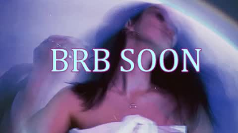 Snapshot of bellaparker_ chatting on 12/19/25, 09:49 bellaparker_ online show from 12/19/25, 09:49