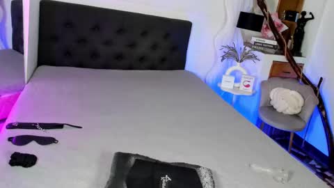 Snapshot of bellaporchxxx chatting on 02/15/25, 08:01 Bella Porch online show from 02/15/25, 08:01