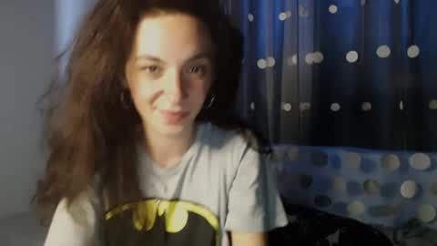 Snapshot of bellaqueen0701 chatting on 02/07/25, 02:04 bellaqueen0701 online show from 02/07/25, 02:04